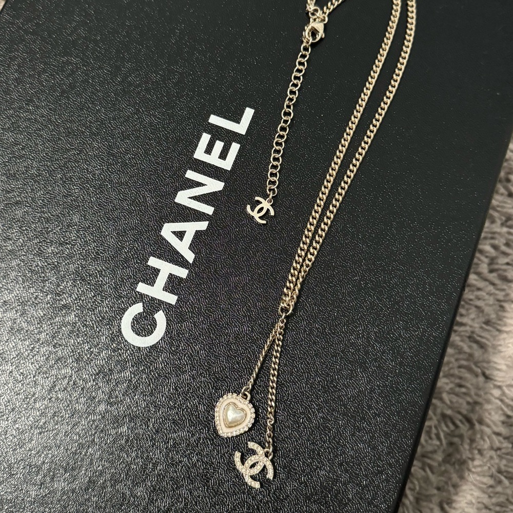 Crystal Pearl CC Heart Drop Necklace Gold White - Picture 5 of 16